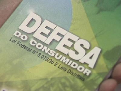 Capa de livro do código de defesa do consumidor.